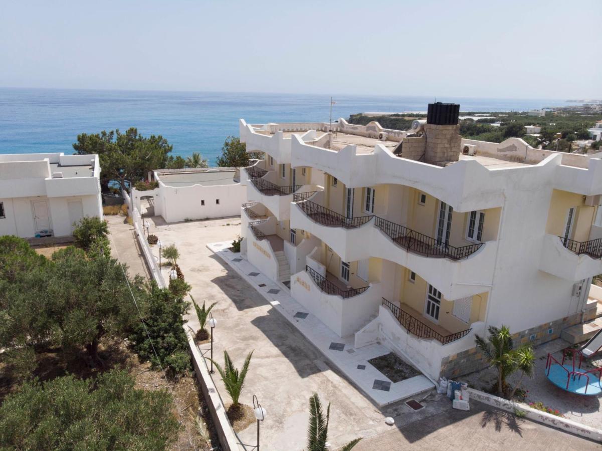Elena'S Beach Garden By Estia Ferma Exterior photo